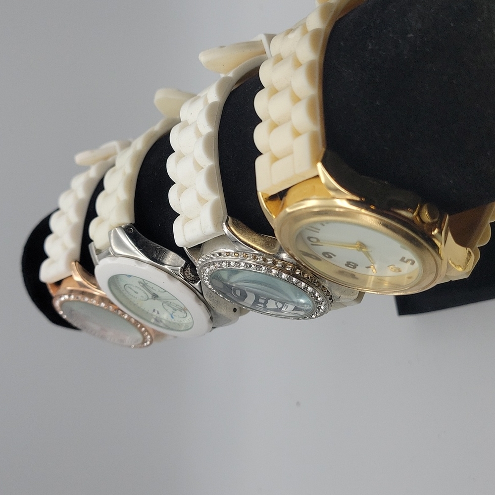 White watch lot with silicone bands - Picture 7 of 8